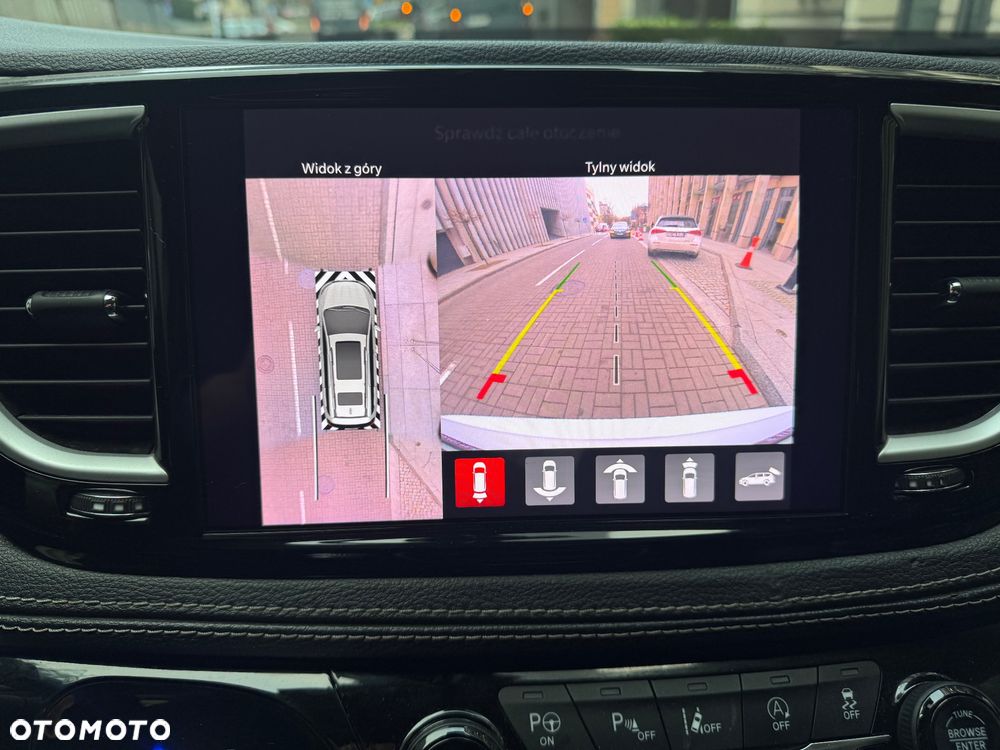 Chrysler Pacifica - 38