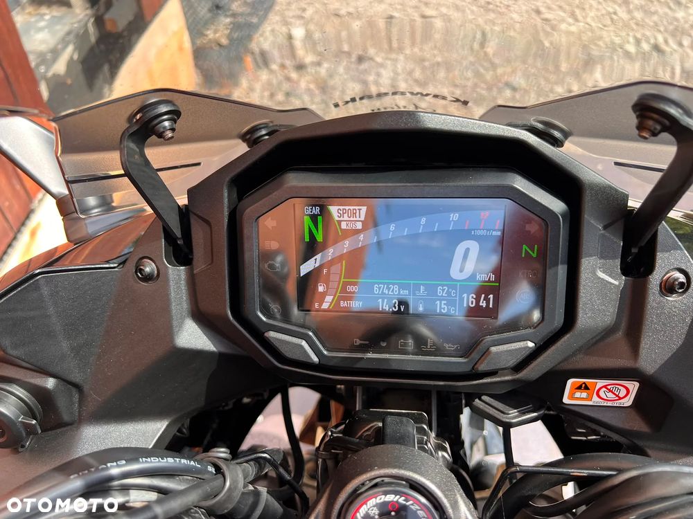 Kawasaki Ninja 1000 SX - 31