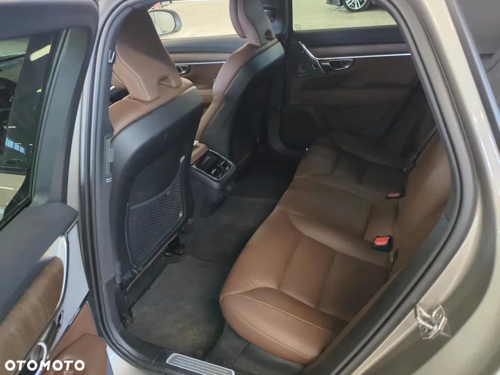 Volvo V90 Cross Country D4 AWD Pro - 11