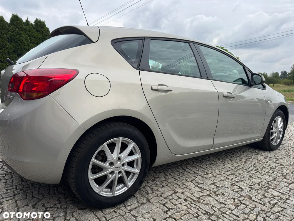 Opel Astra 1.4 Turbo - 12