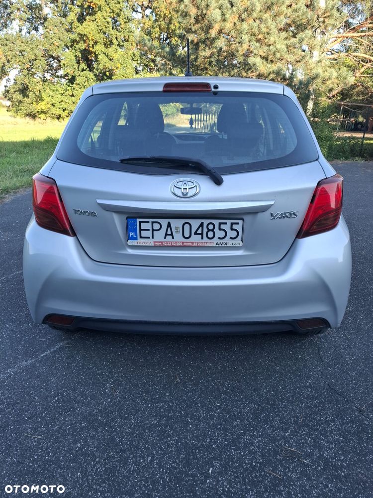Toyota Yaris 2015 photo 4
