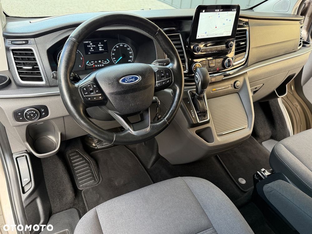Ford Tourneo Custom - 23
