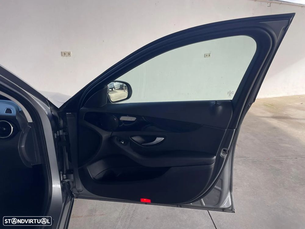 Mercedes-Benz C 220 d Avantgarde - 36