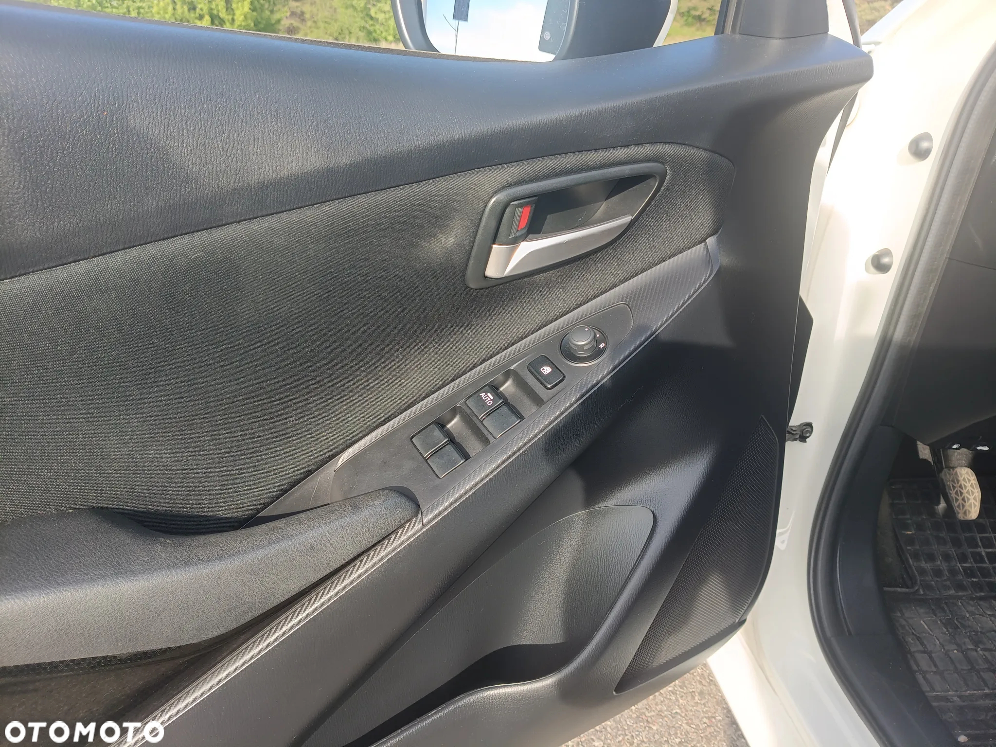 Mazda 2 - 13