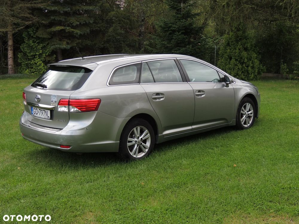 Toyota Avensis 2.0 D-4D Active - 11