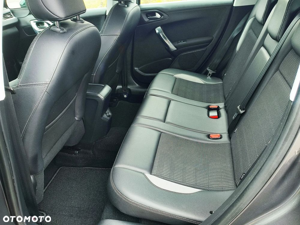 Peugeot 2008 1.6 VTi Allure - 23