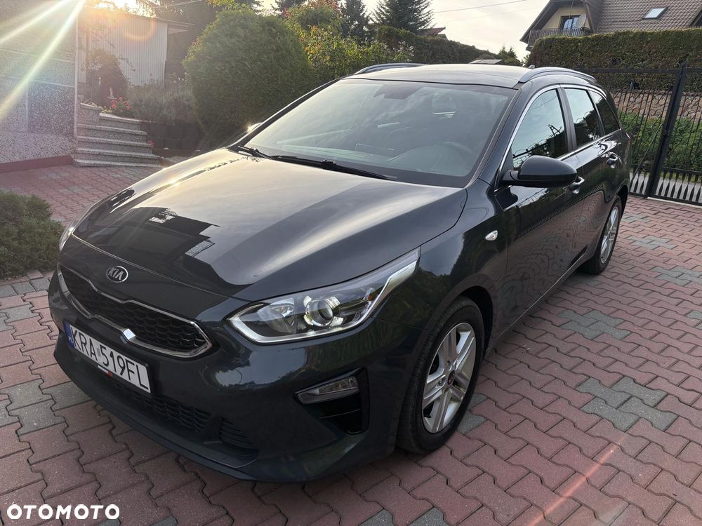 Kia Ceed 1.6 CRDi (48V Mild-Hybrid) DCT7 Platinum - 32
