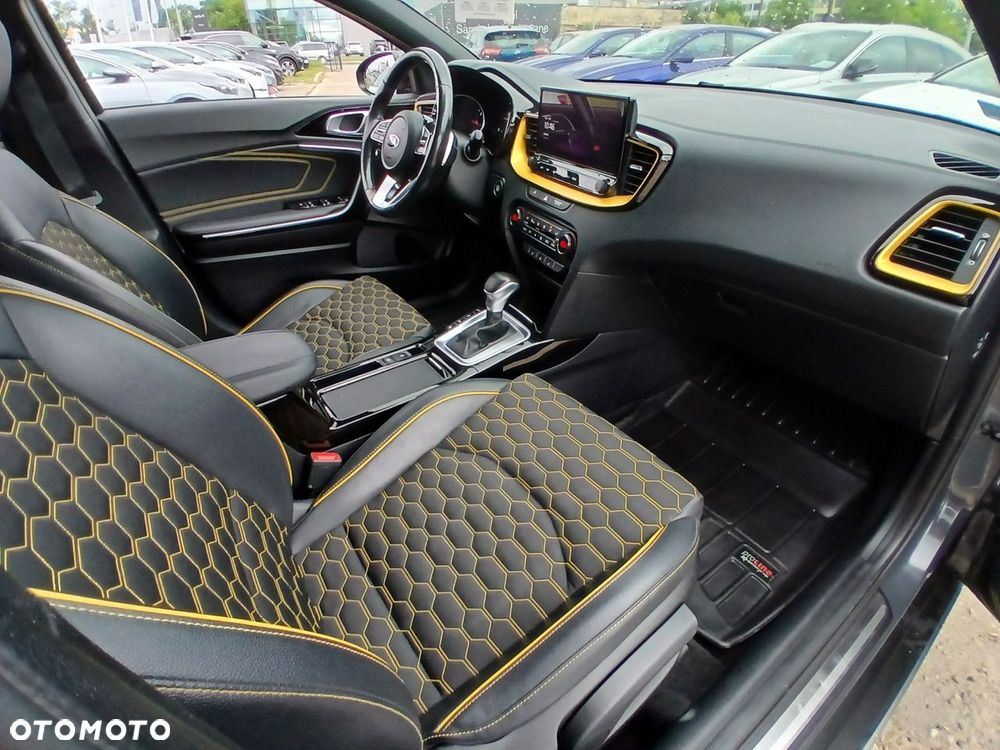 Kia XCeed - 14
