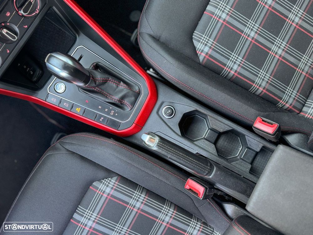 VW Polo 2.0 TSI GTI DSG - 32