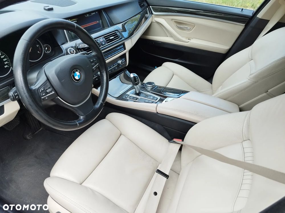 BMW Seria 5 535d Touring - 12