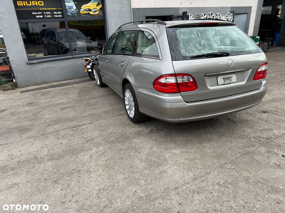 Mercedes-Benz Klasa E 500 4-Matic T Elegance - 5