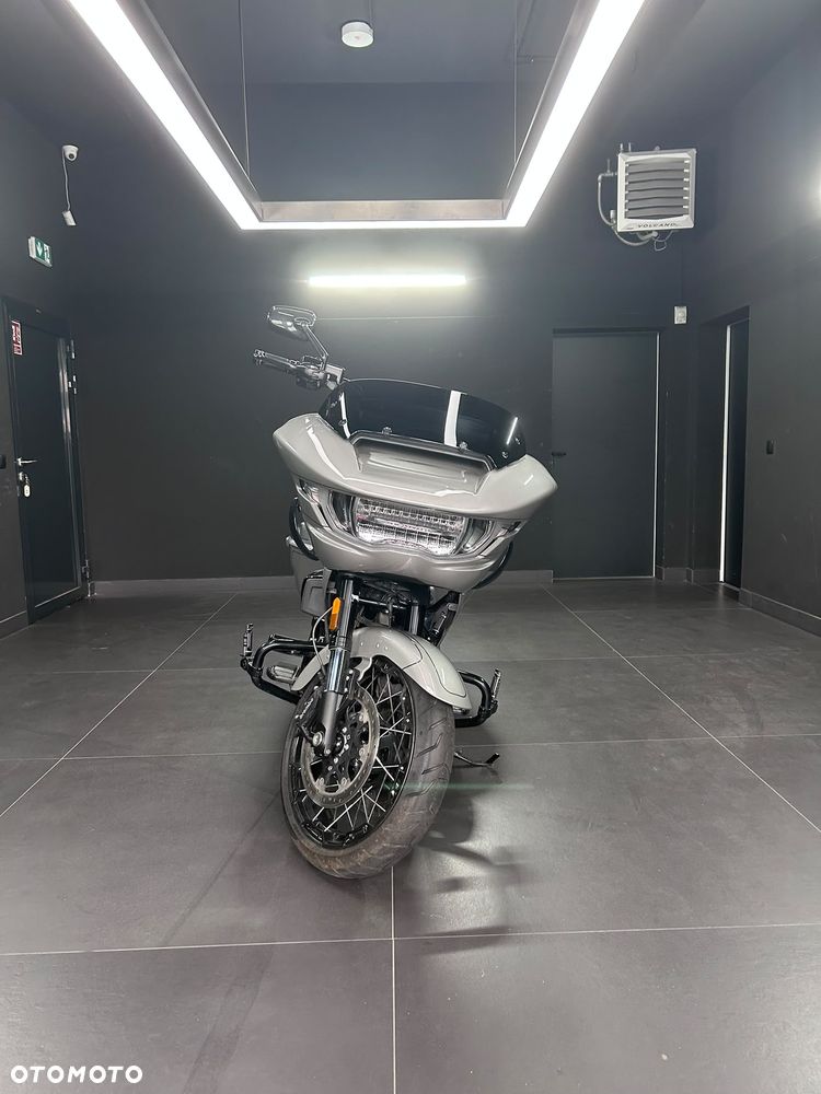 Harley-Davidson Touring Road Glide - 13