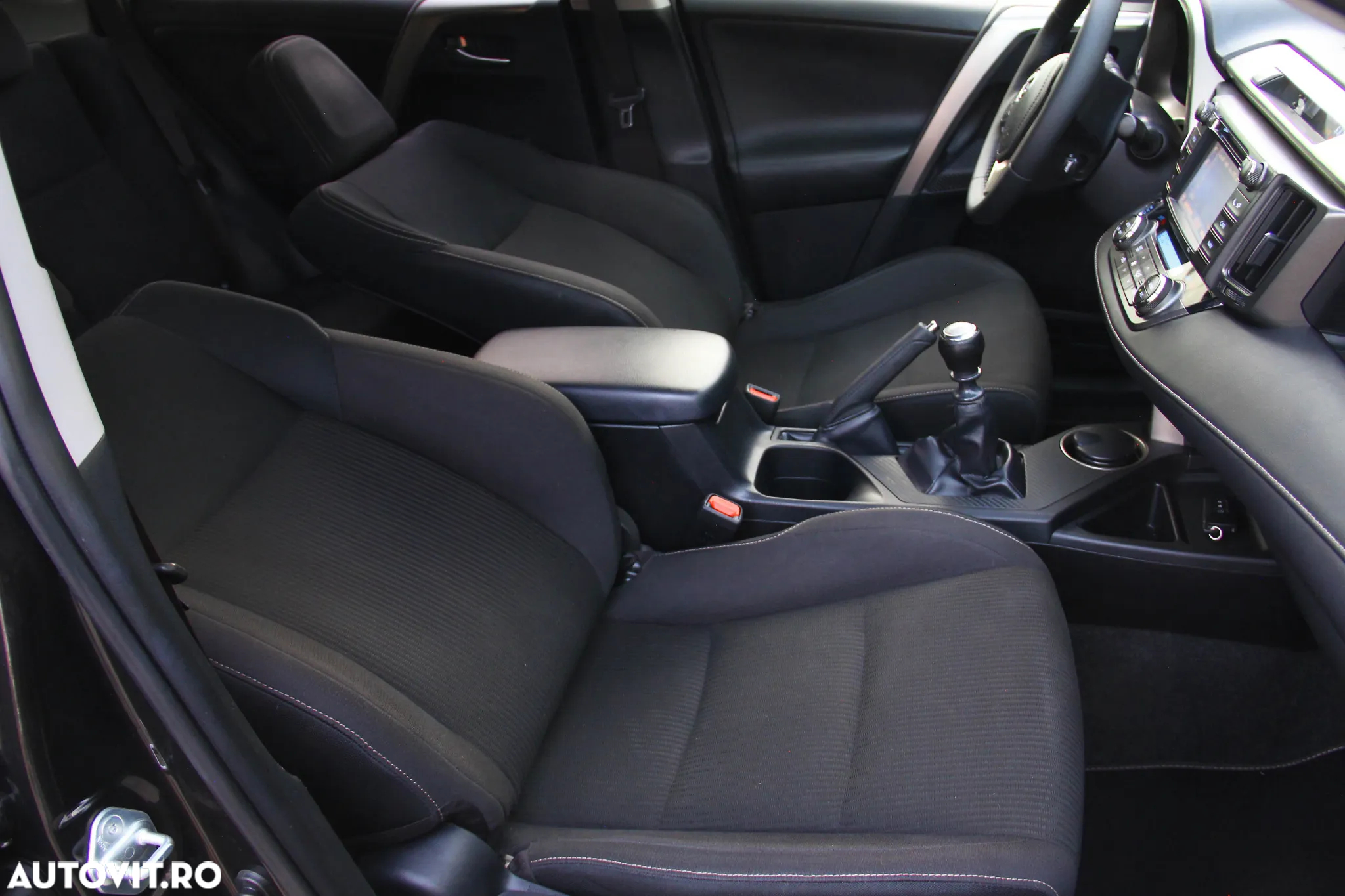 Toyota RAV4 2.2 D-4D 4x4 Edition S - 28