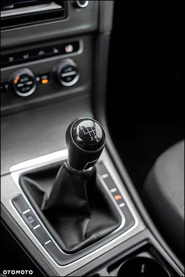 Volkswagen Golf - 26