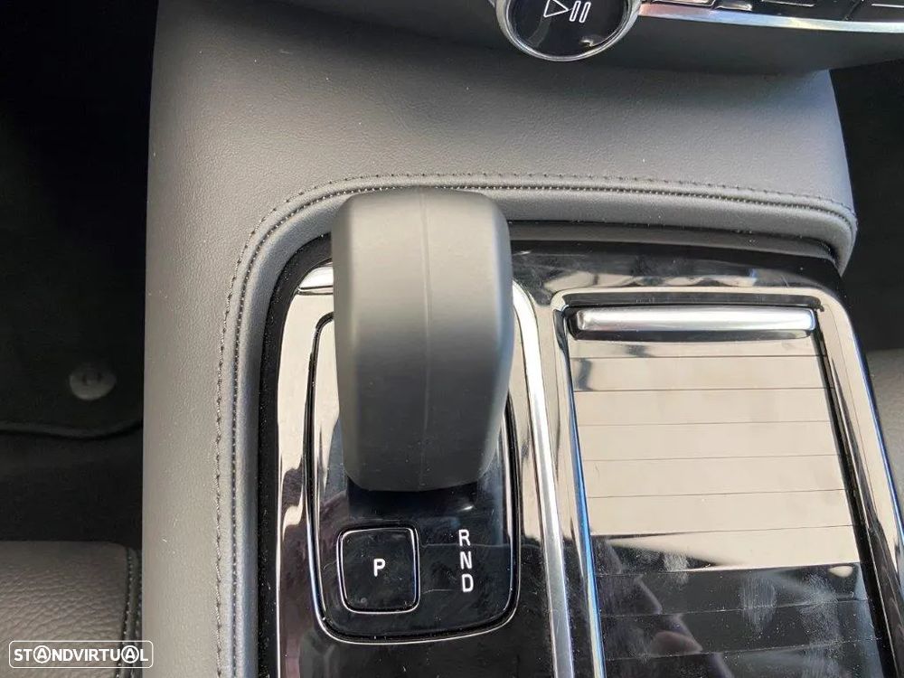 Volvo V60 2.0 T6 AWD TE Plus Dark - 19