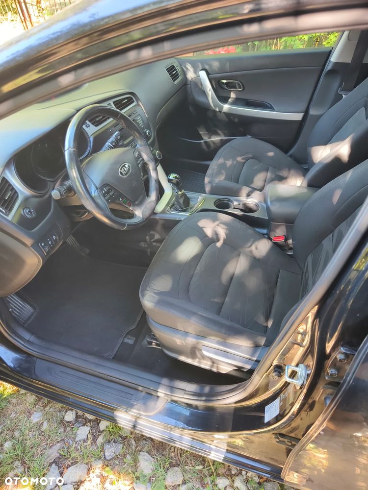 Kia Ceed - 12