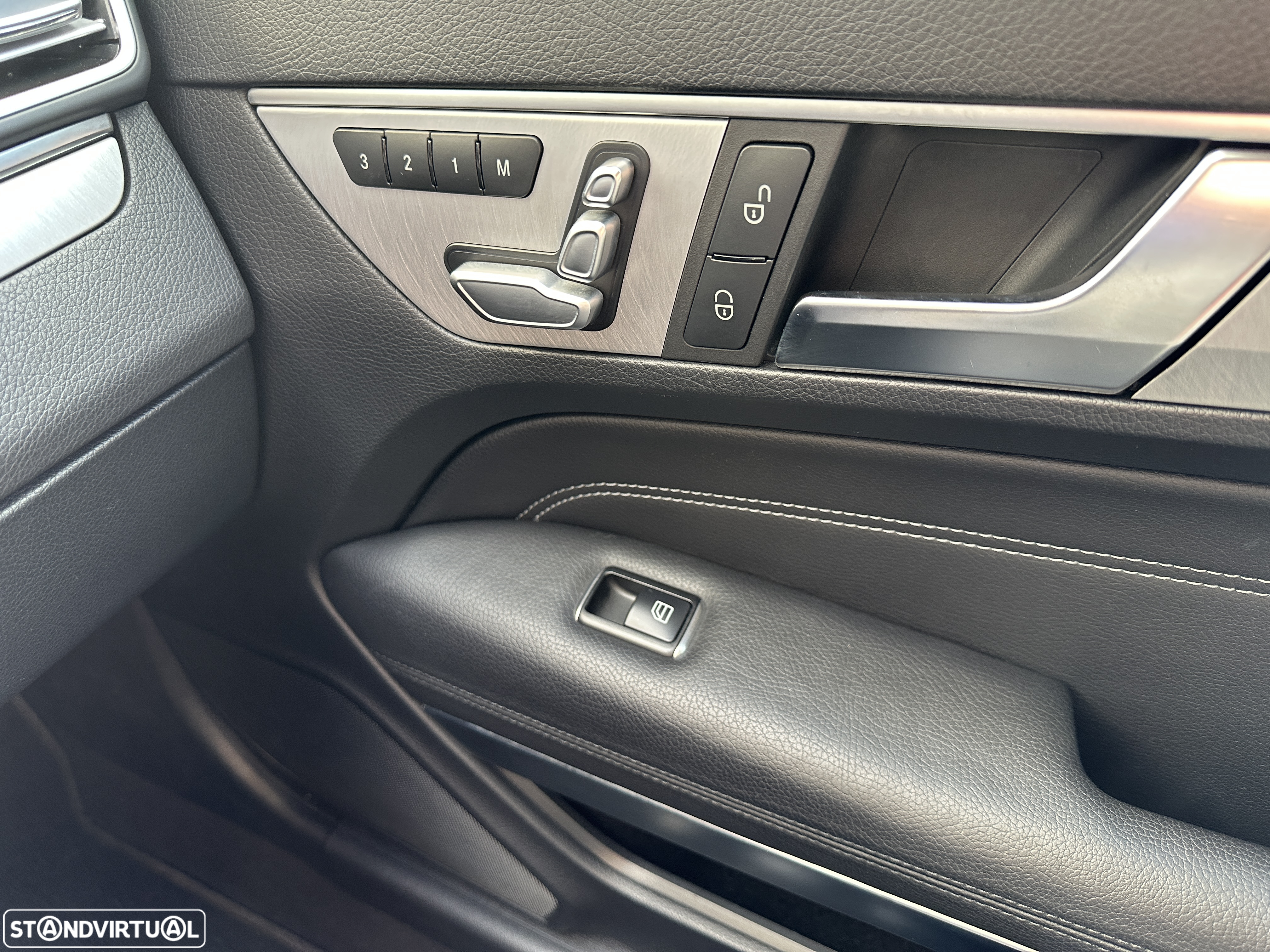 Mercedes-Benz E 220 CDi Avantgarde BE Auto. - 12