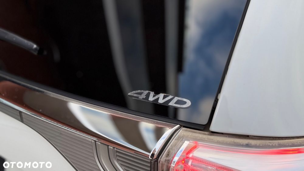 Mitsubishi Outlander 2.0 4WD Top - 11