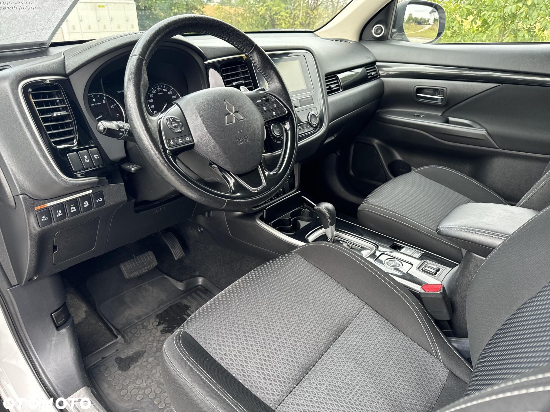 Mitsubishi Outlander - 9