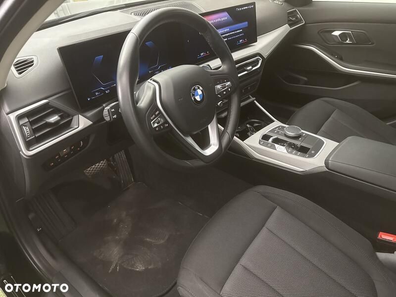 BMW Seria 3 320d mHEV - 10