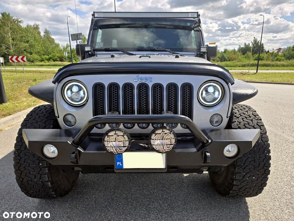 Jeep Wrangler 3.6 Unlim Sahara - 24