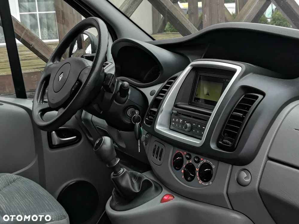 Renault Trafic 2.0dCi - 13