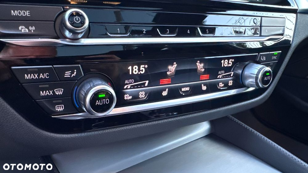 BMW Seria 5 530e xDrive M Sport sport - 10