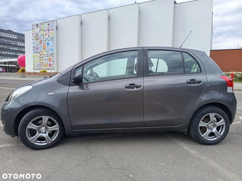 Toyota Yaris 1.33 Luna - 4
