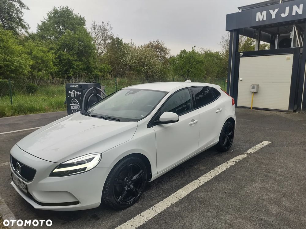 Volvo V40 D2 Drive-E Momentum - 1