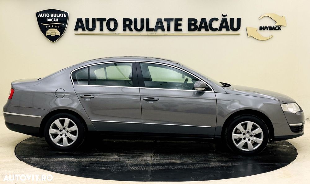 Volkswagen Passat - 4