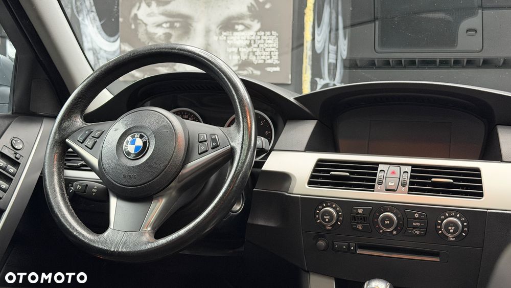 BMW Seria 5 525i - 31