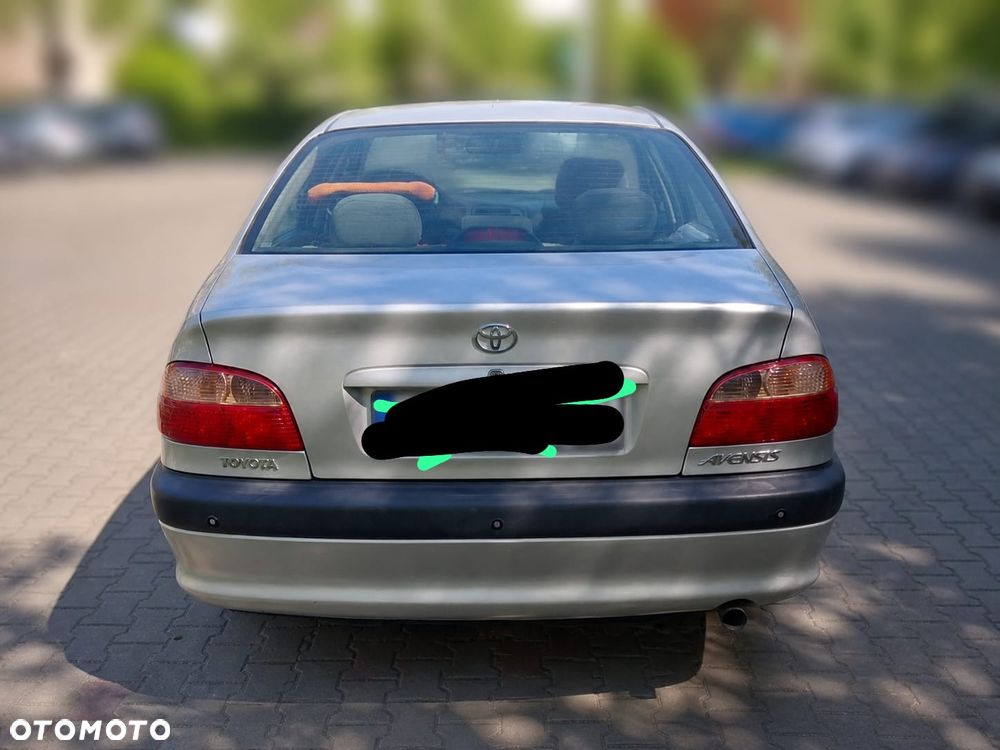 Toyota Avensis - 2