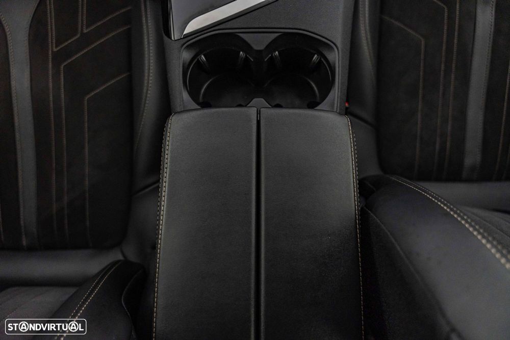 Peugeot 3008 1.6 Hybrid GT Pack e-EAT8 - 38