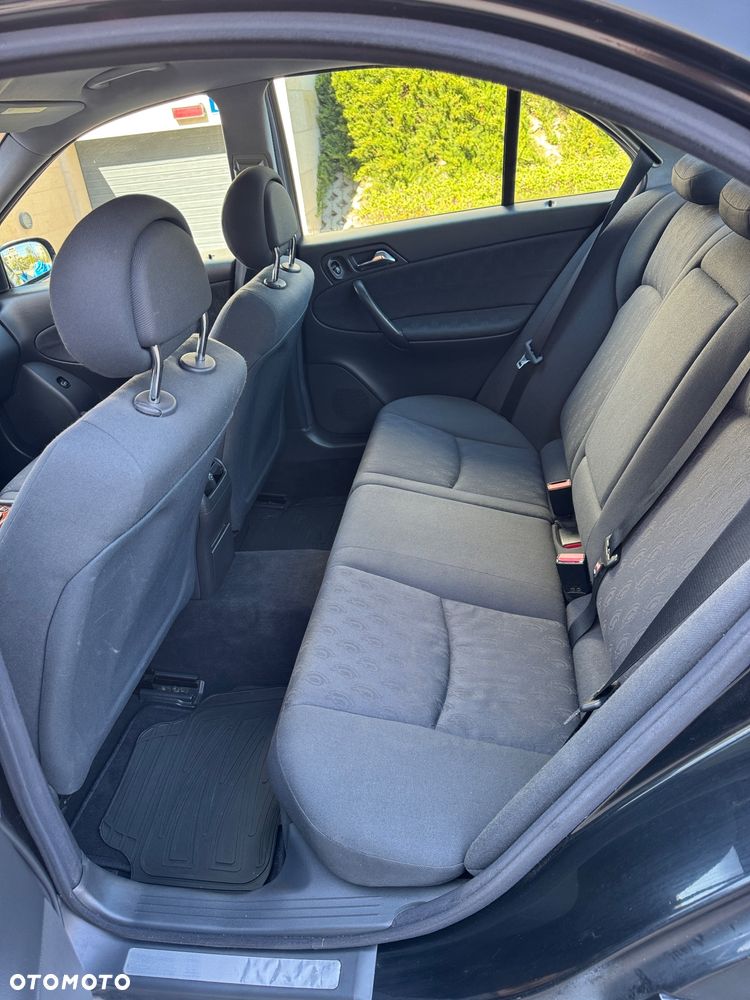 Mercedes-Benz Klasa C 200 CDI Classic - 12
