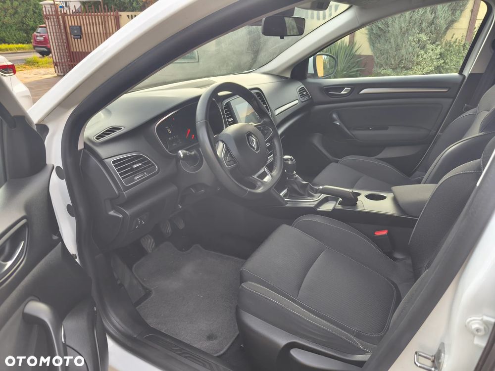 Renault Megane TCe 140 GPF INTENS - 12