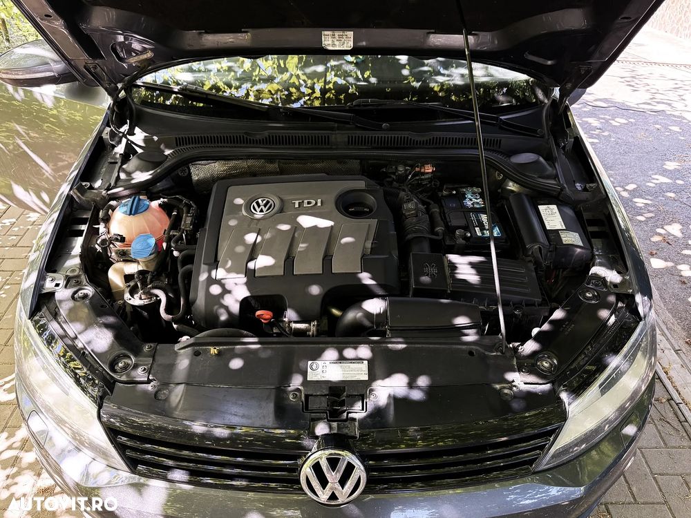 Volkswagen Jetta 1.6 TDI CR DPF Comfortline - 12