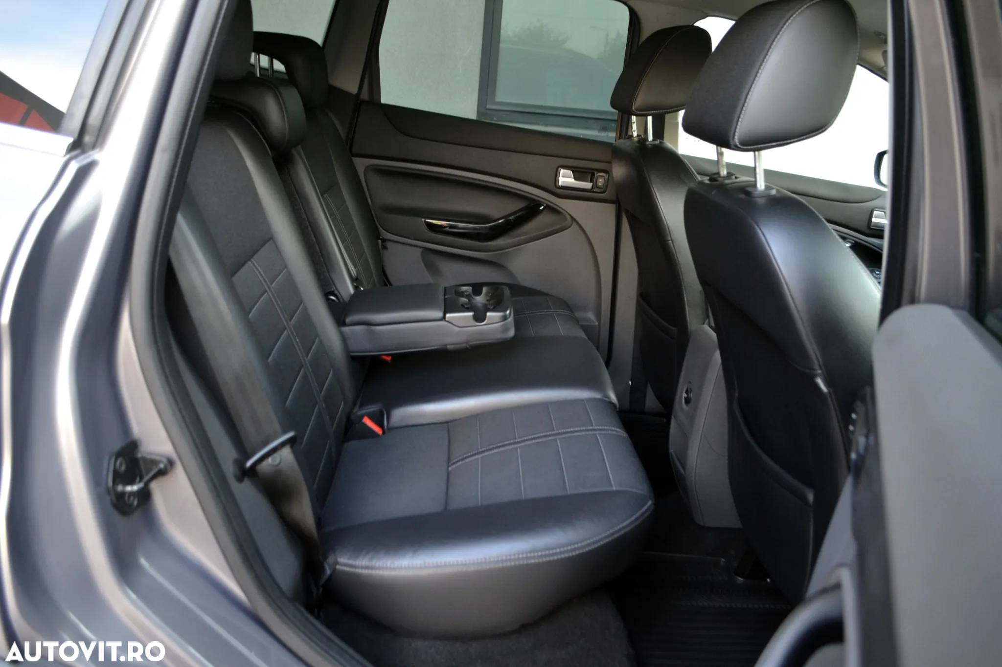 Ford Kuga 2.0 TDCi 4x4 Aut. Titanium - 9