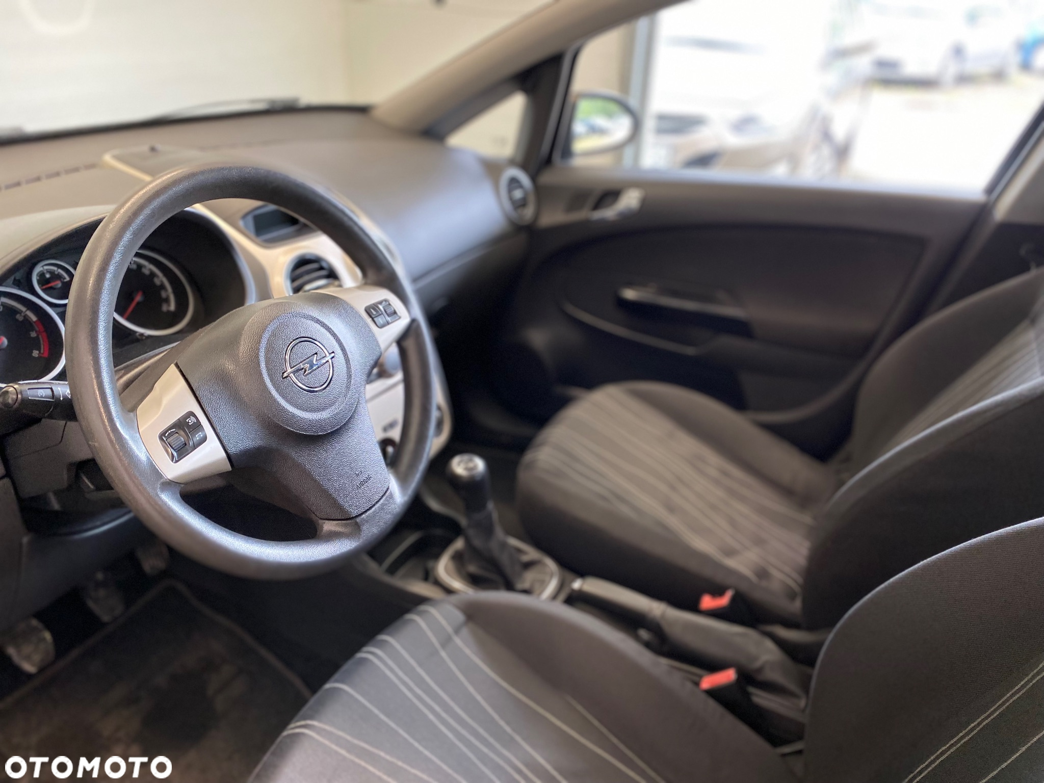 Opel Corsa 1.2 16V Essentia - 10
