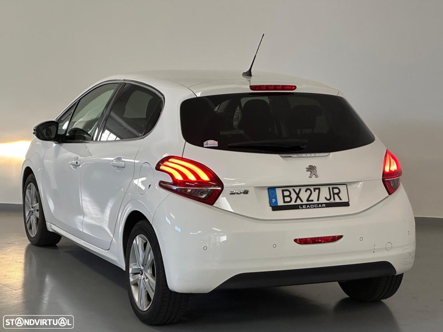 Peugeot 208 1.2 PureTech Allure - 4