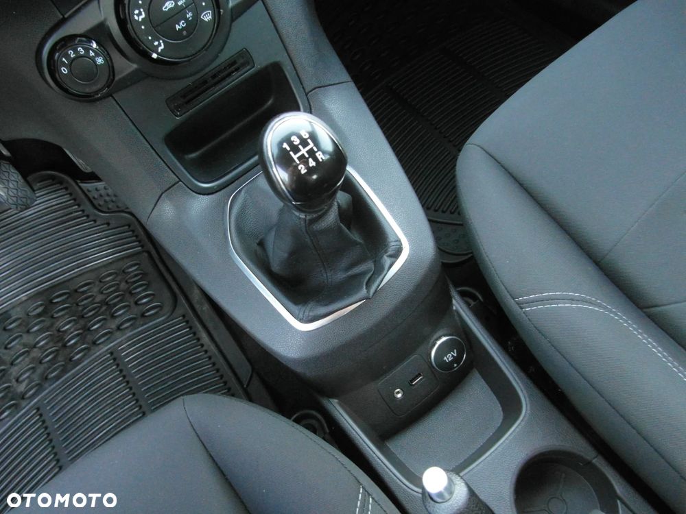 Ford Fiesta 1.25 Silver X (Trend) EU6 - 27