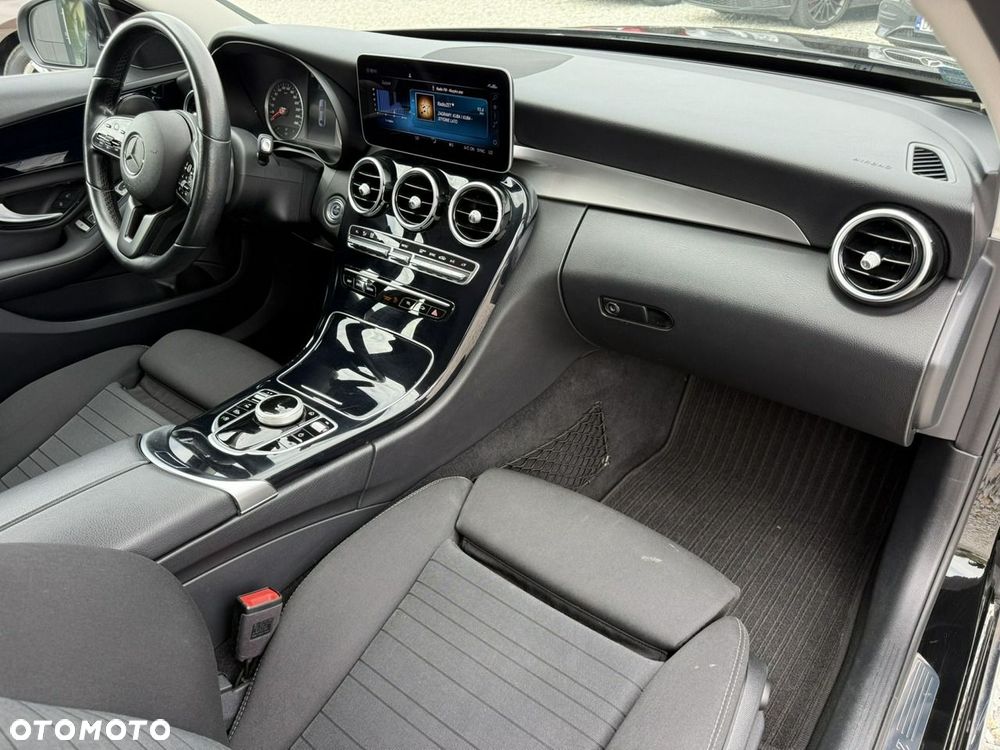 Mercedes-Benz Klasa C 180 9G-TRONIC - 16