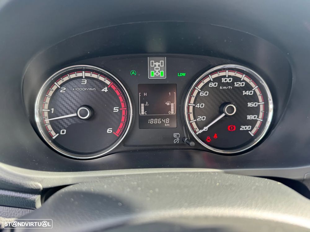 Mitsubishi L200 2.4 DI-D CD Instyle Strakar 4WD - 17