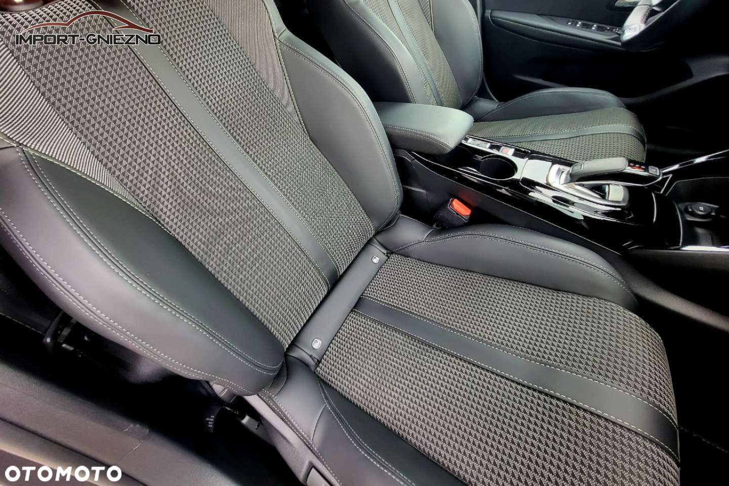 Peugeot 208 - 26