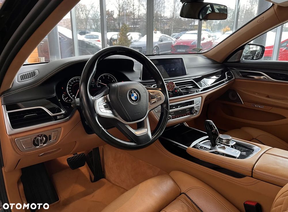 BMW Seria 7 740d xDrive - 11