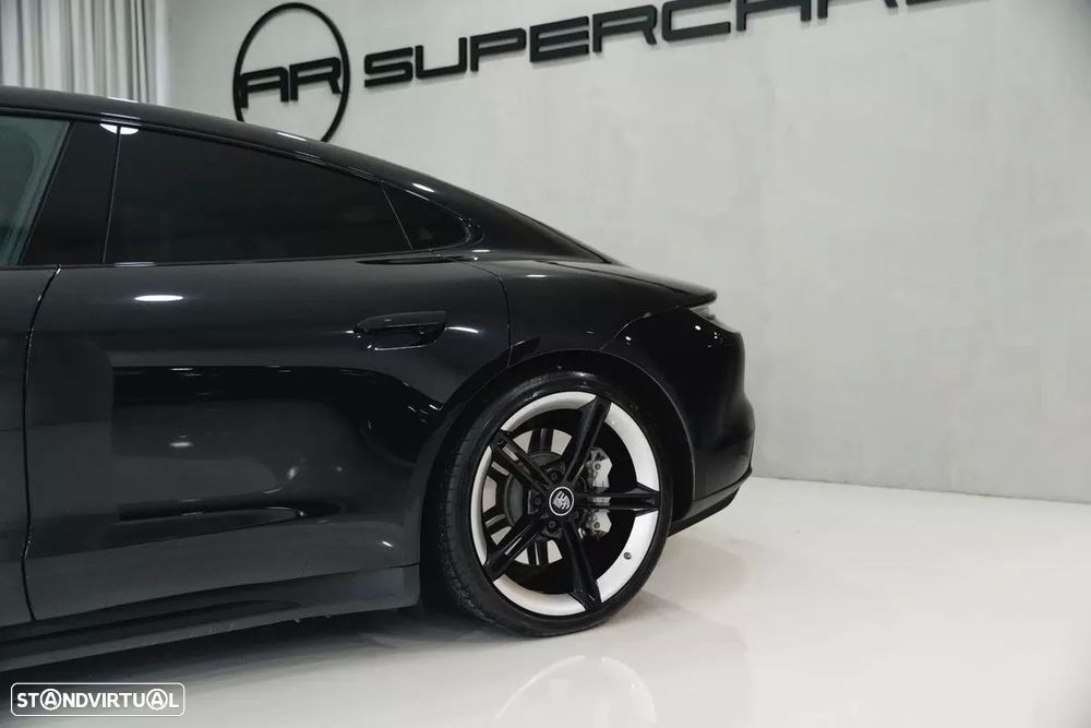 Porsche Taycan - 7