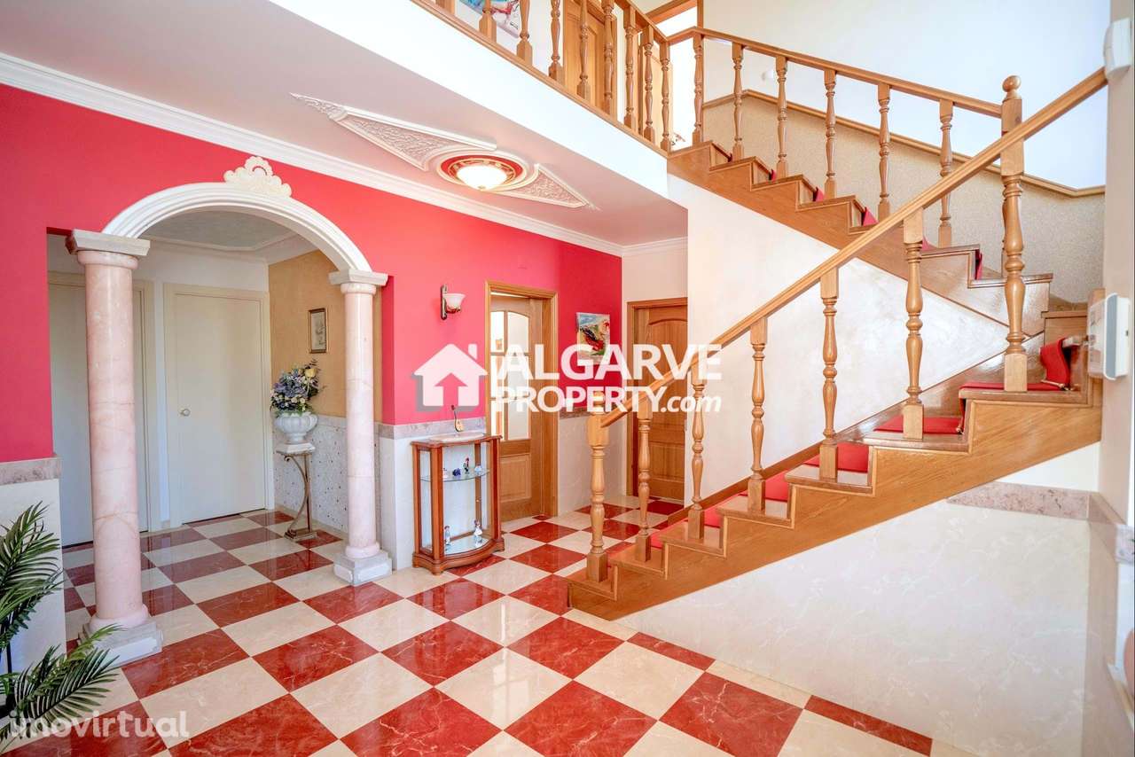 Moradia V4 perto de Faro - Descubra o seu refúgio ideal no coração do - Grande imagem: 2/35