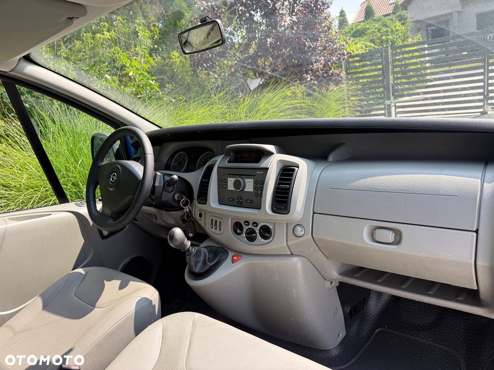 Opel Vivaro - 17
