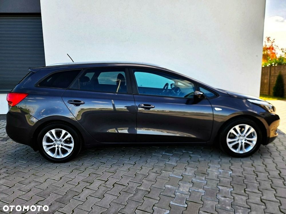 Kia Ceed 1.6 GDI Fifa World Cup Edition - 23