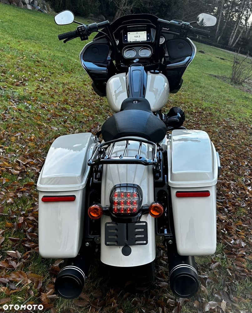 Harley-Davidson Touring Road Glide - 12