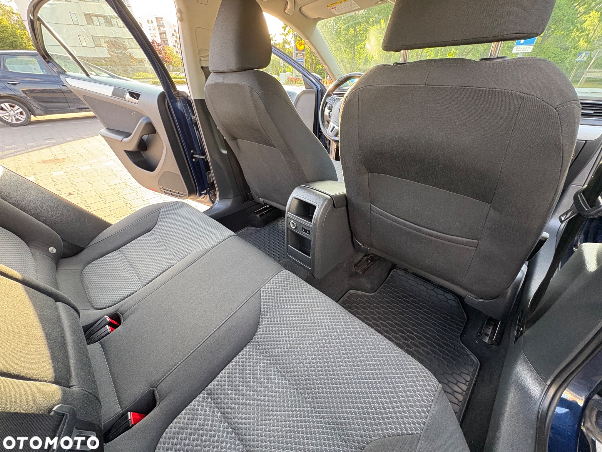 Volkswagen Jetta 1.8T SE - 14
